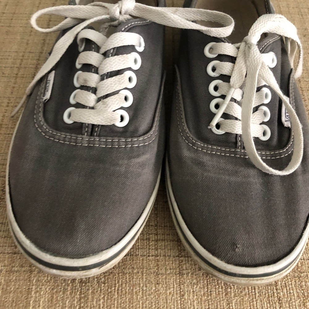 Vans - Picture 2 of 4
